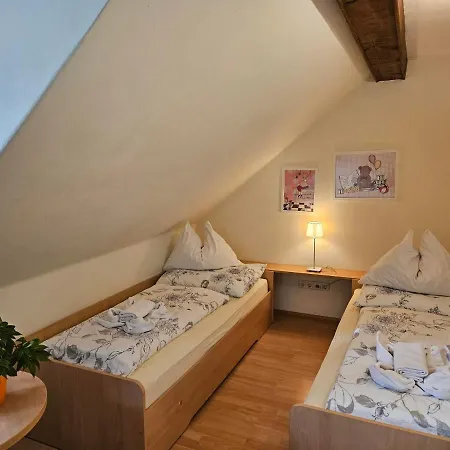 Gasthof-pension Alt Kirchheim 3*