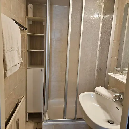 Gasthof-pension Alt Kirchheim 3*