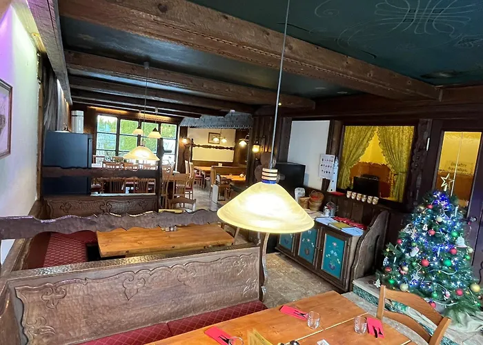 Gasthof-pension Alt Kirchheim Гостьовий будинок