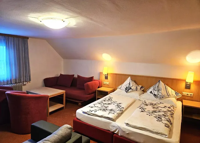 Gasthof-pension Alt Kirchheim Гостьовий будинок